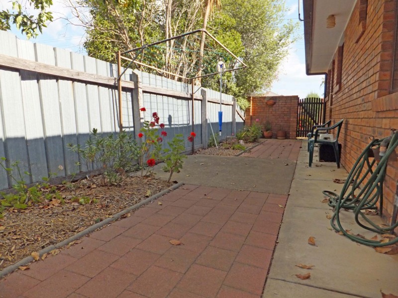 1/27 Fenaughty Street, Kyabram VIC 3620