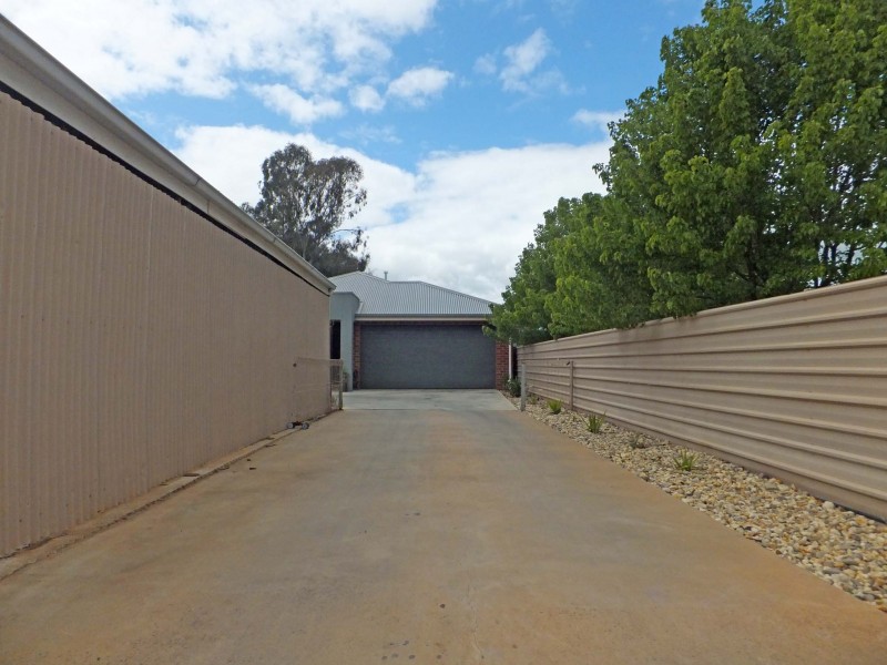 2/7 Lancaster Street, Kyabram VIC 3620