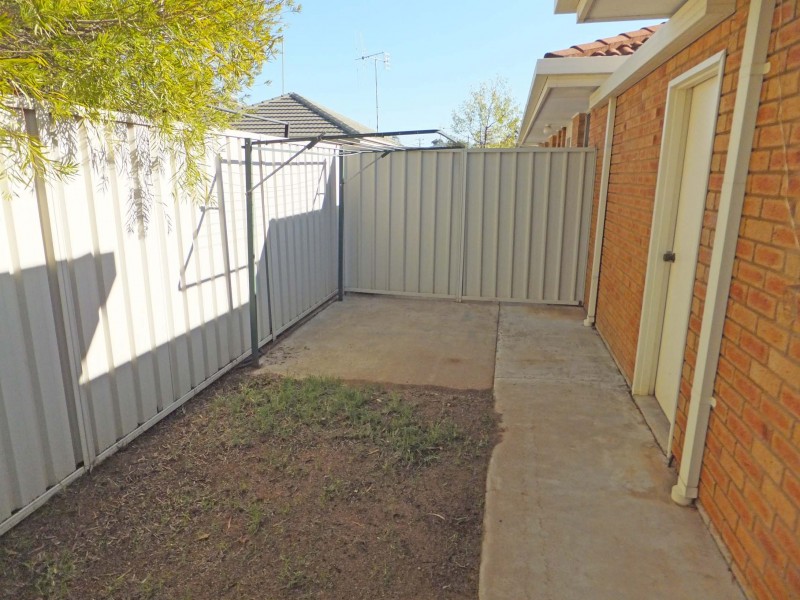 1/10 Munro Crescent, Kyabram VIC 3620