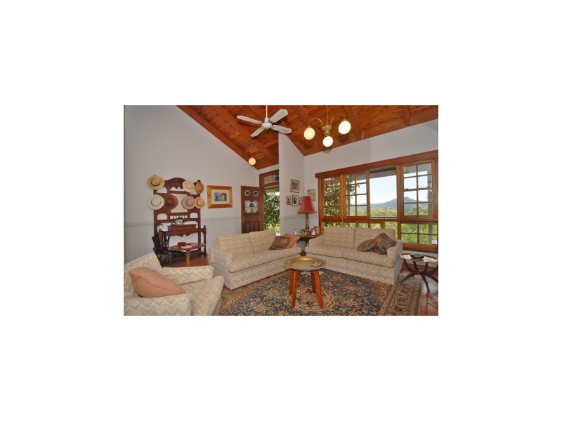 32 Glenroawan Close, Yandina QLD 4561