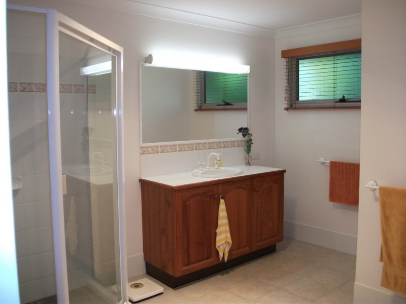201 Coes Creek Rd, Coes Creek QLD 4560