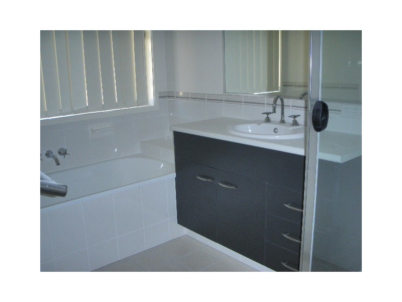 104 High Street, Blackstone QLD 4304