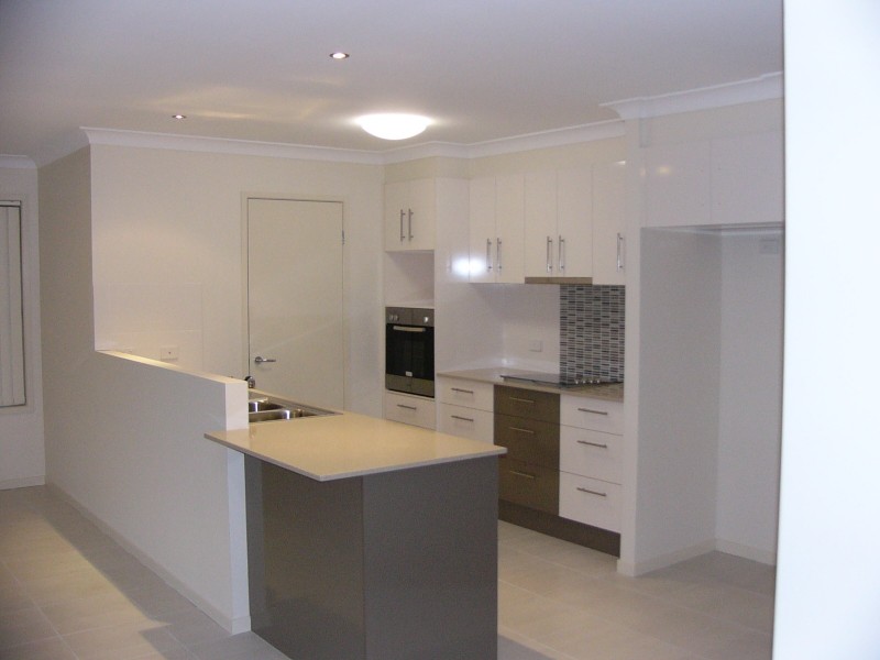 21 Bellthorpe Cresecent, Waterford QLD 4133