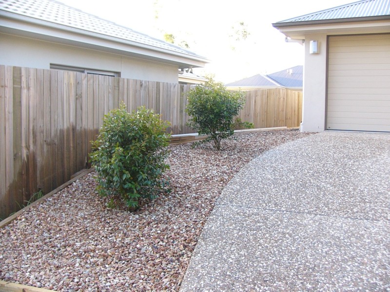 21 Bellthorpe Cresecent, Waterford QLD 4133