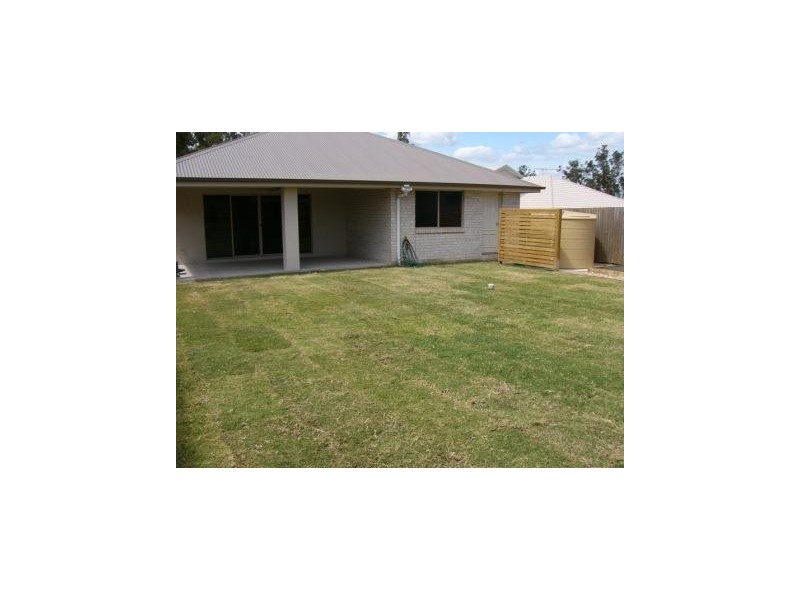 21 Bellthorpe Cresecent, Waterford QLD 4133