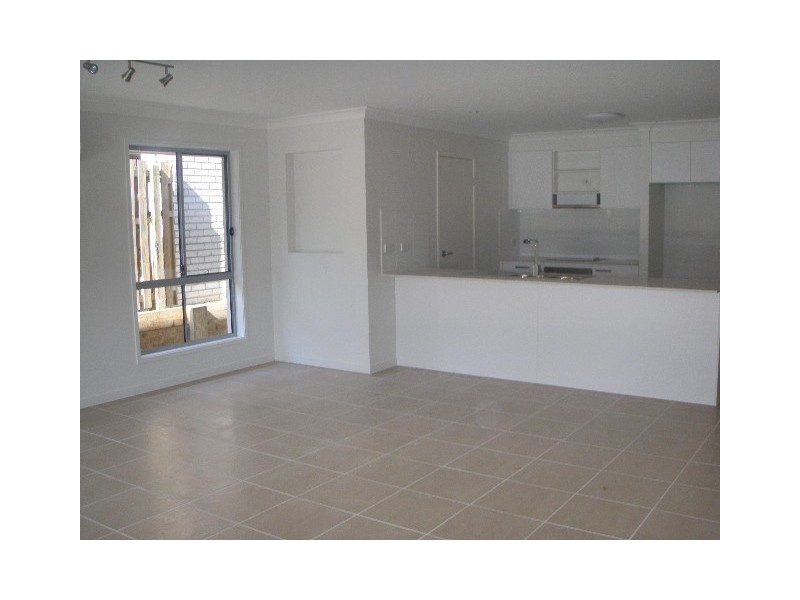 19 Bellthorpe Crescent, Waterford QLD 4133