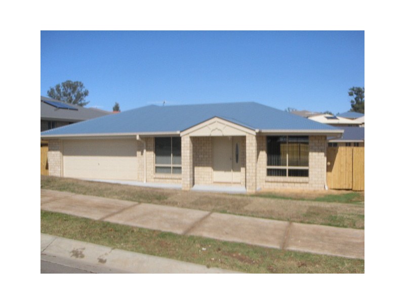 11 Eric Drive, Blackstone QLD 4304
