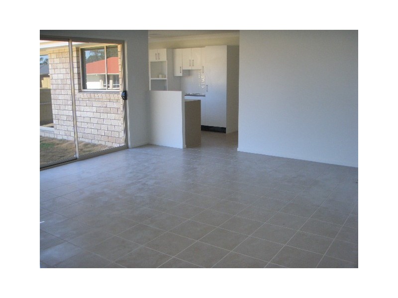 11 Eric Drive, Blackstone QLD 4304