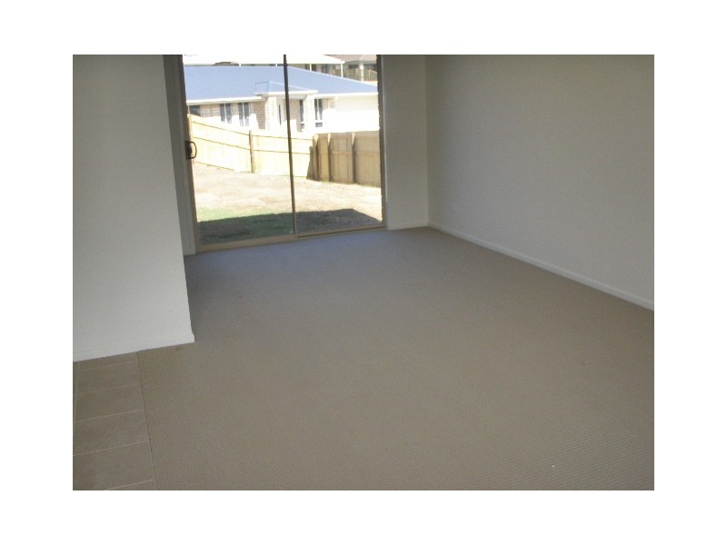 11 Eric Drive, Blackstone QLD 4304