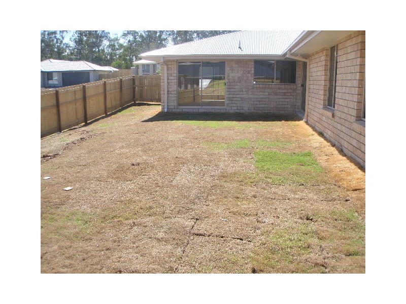 11 Eric Drive, Blackstone QLD 4304
