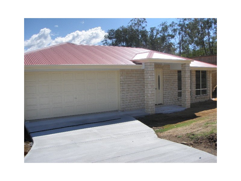 114 High Street, Blackstone QLD 4304