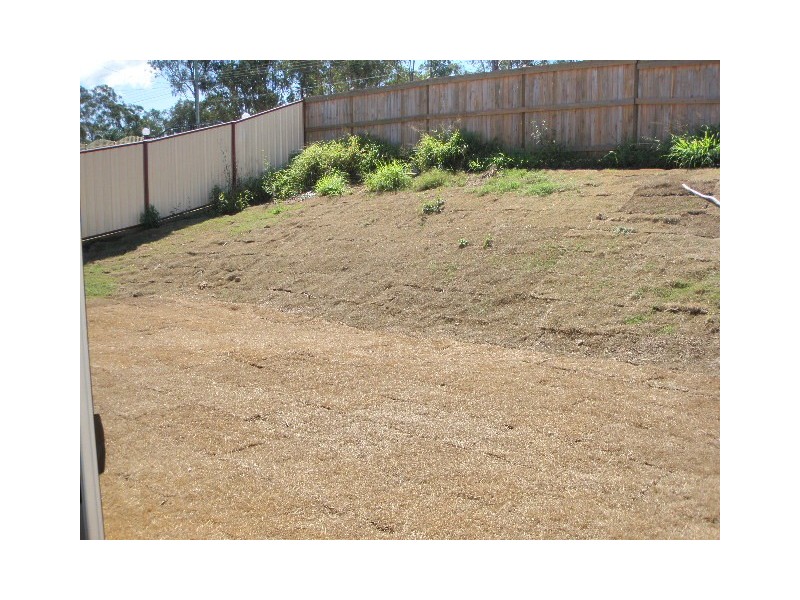 114 High Street, Blackstone QLD 4304