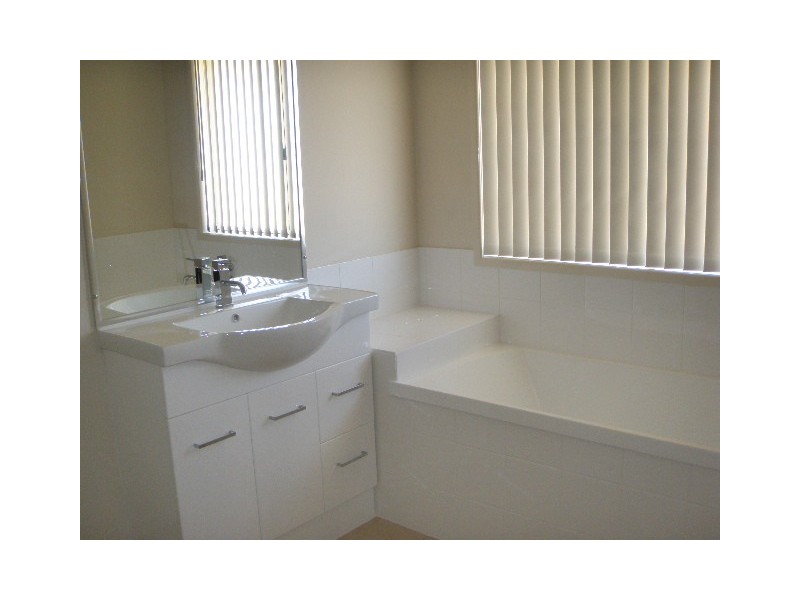 114 High Street, Blackstone QLD 4304
