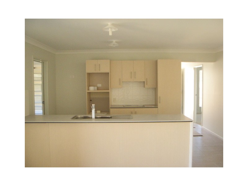 25 Eric Drive, Blackstone QLD 4304