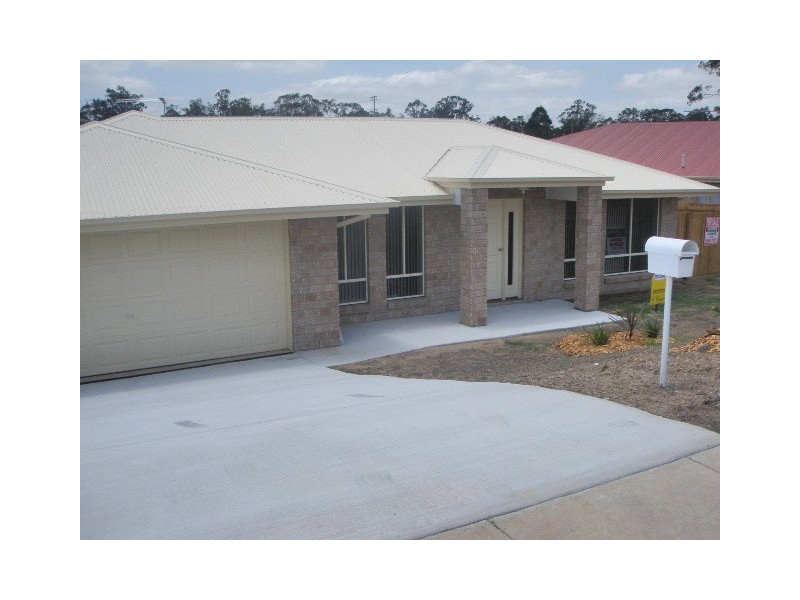 27 Eric Drive, Blackstone QLD 4304