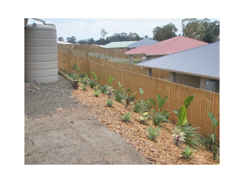 27 Eric Drive, Blackstone QLD 4304