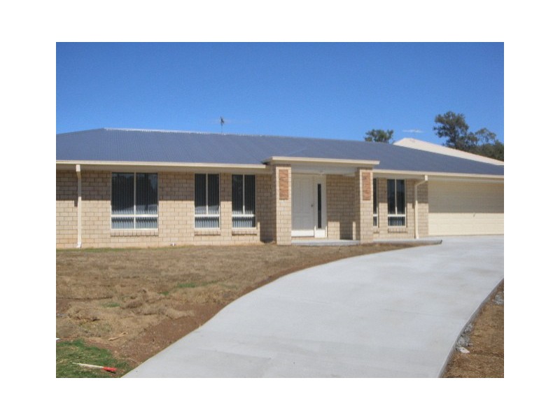 9 Eric Drive, Blackstone QLD 4304
