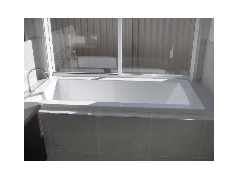 24 Iridium Drive, Hope Island QLD 4212