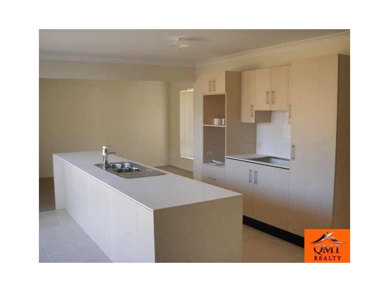 19 Eric Drive, Blackstone QLD 4304
