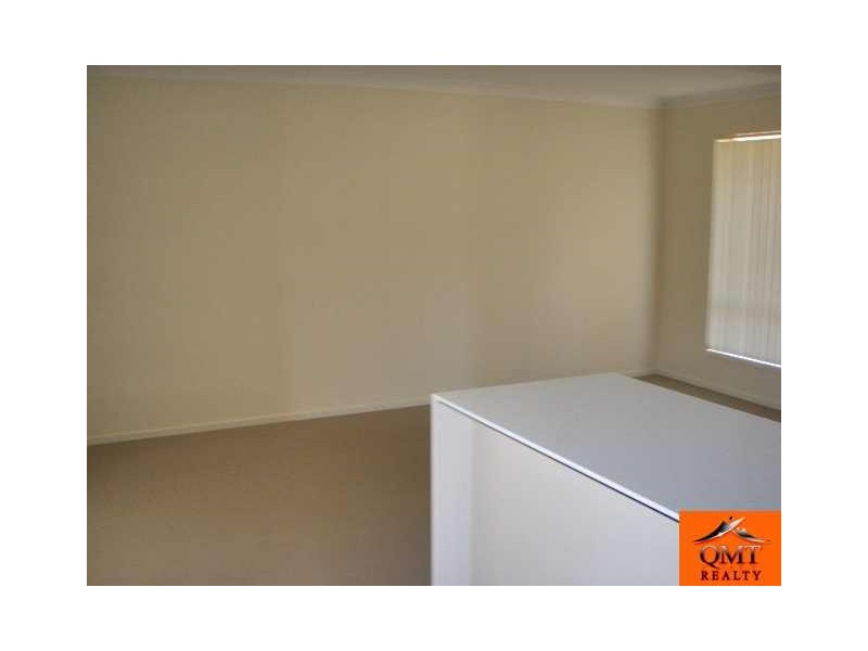 19 Eric Drive, Blackstone QLD 4304