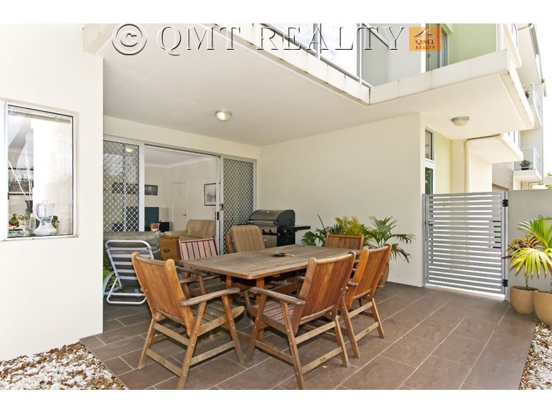 2/17 Cardross Street, Yeerongpilly QLD 4105