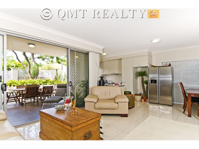 2/17 Cardross Street, Yeerongpilly QLD 4105