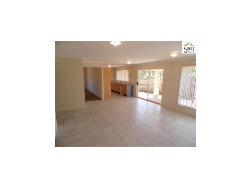 16 Eric Drive, Blackstone QLD 4304