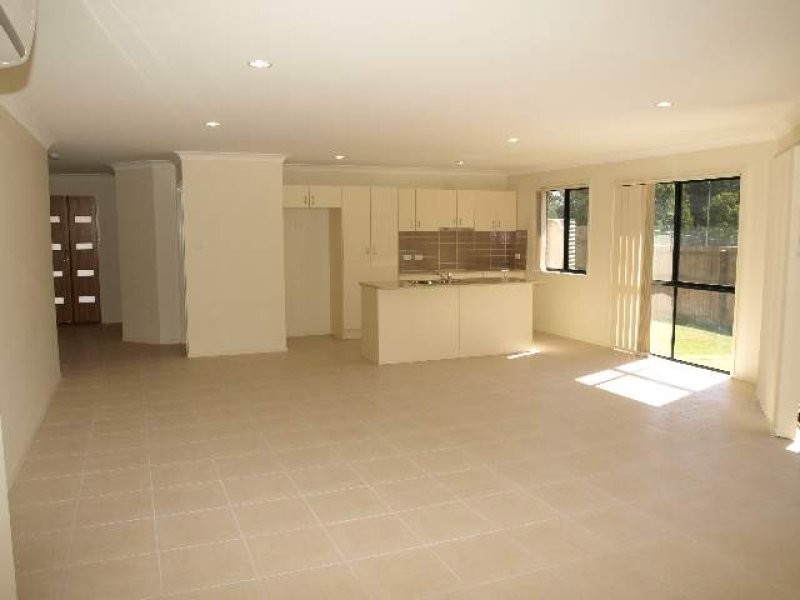 4 ZACHARY ST, Eagleby QLD 4207