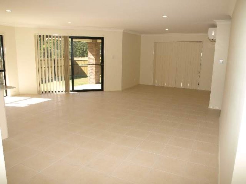 4 ZACHARY ST, Eagleby QLD 4207