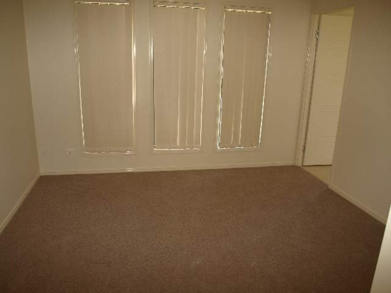 4 ZACHARY ST, Eagleby QLD 4207