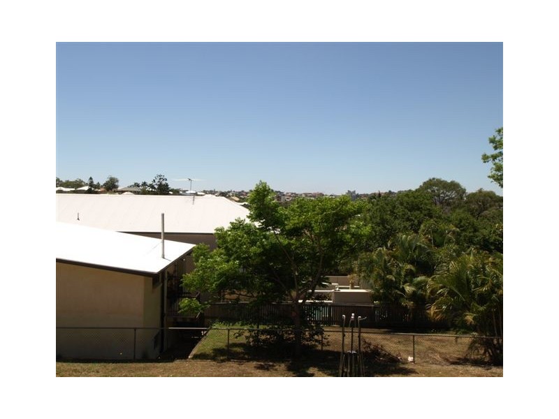 14 SEVENTH AV, Windsor QLD 4030