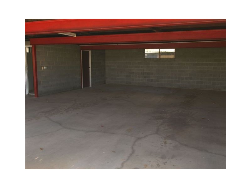 14 SEVENTH AV, Windsor QLD 4030