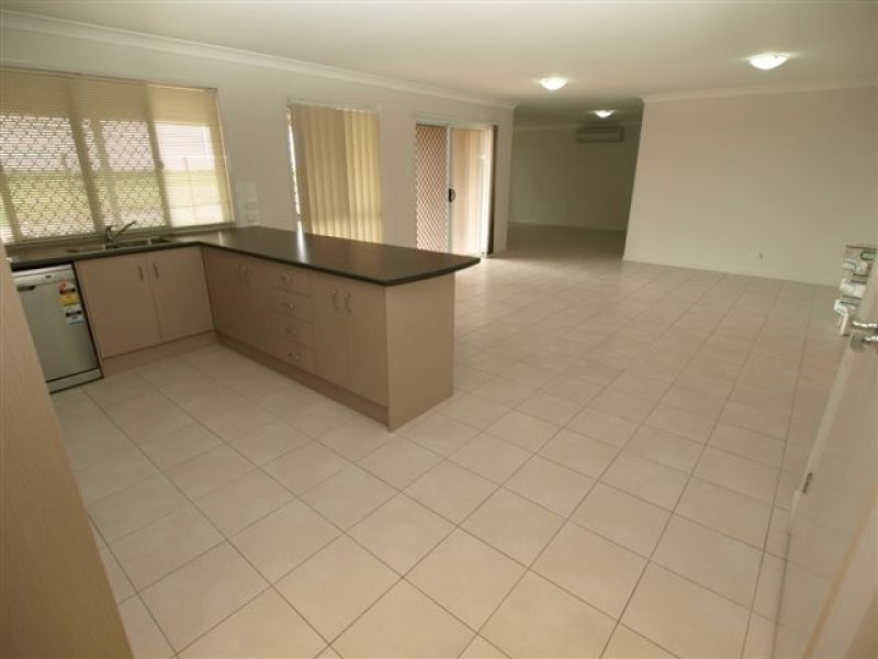 25 Rosabrook Crescent, Ormeau QLD 4208