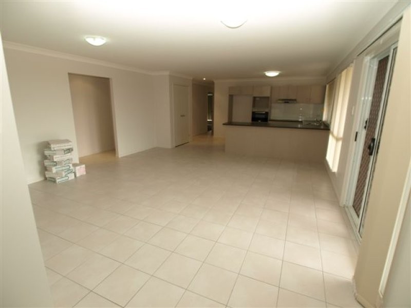 25 Rosabrook Crescent, Ormeau QLD 4208