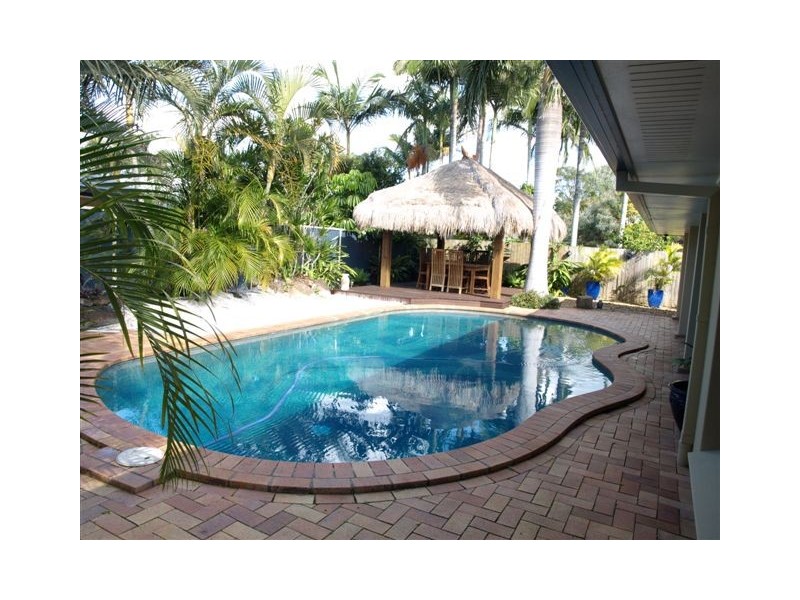 202 TALLEBUDGERA DRIVE, Palm Beach QLD 4221