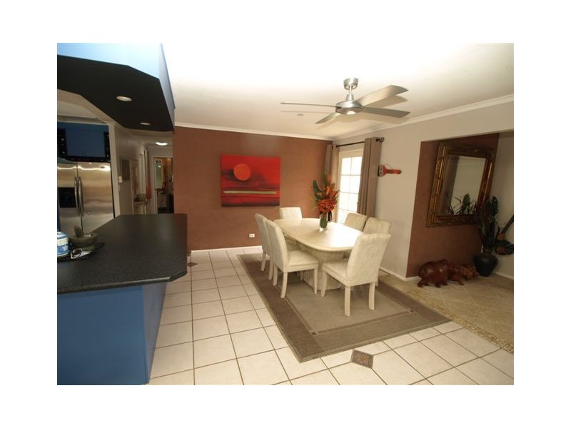 8 Barcelona Place, Slacks Creek QLD 4127