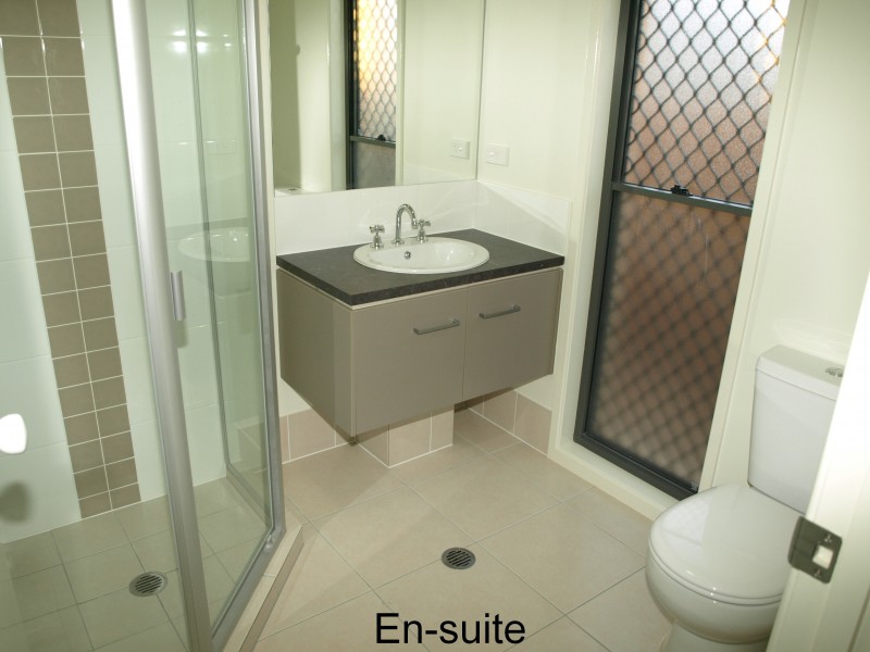 8 SILKPOD COURT, North Lakes QLD 4509