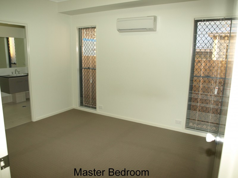 8 SILKPOD COURT, North Lakes QLD 4509