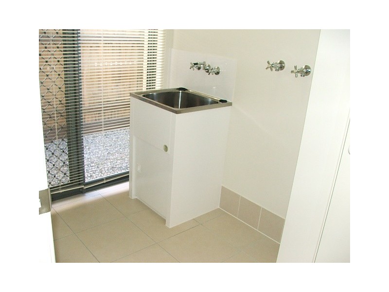 8 SILKPOD COURT, North Lakes QLD 4509