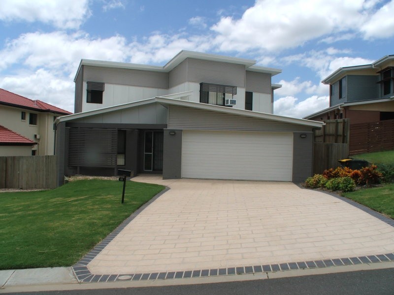 32 LEELABEN PLACE, Eight Mile Plains QLD 4113