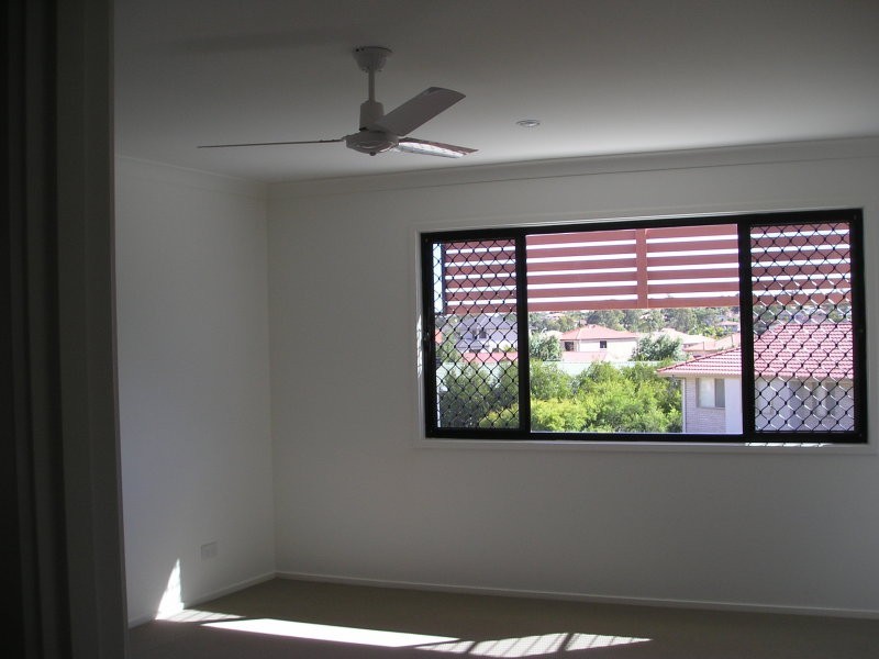 32 LEELABEN PLACE, Eight Mile Plains QLD 4113