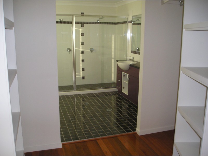 186 HARGREAVES RD, Manly West QLD 4179