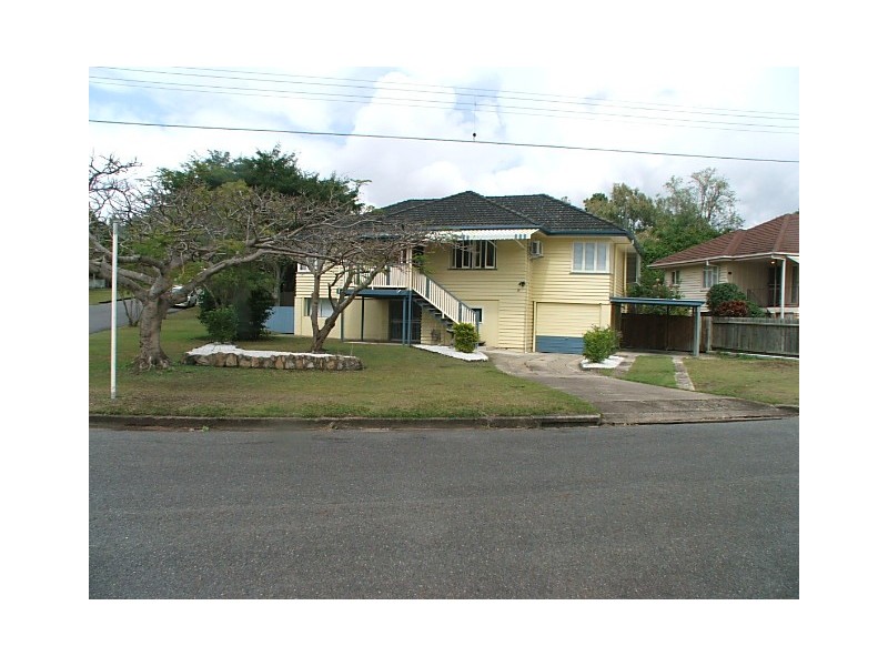 15 DERAMORE STREET, Wavell Heights QLD 4012