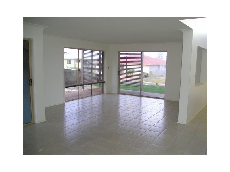 11 Hayman St, Redland Bay QLD 4165