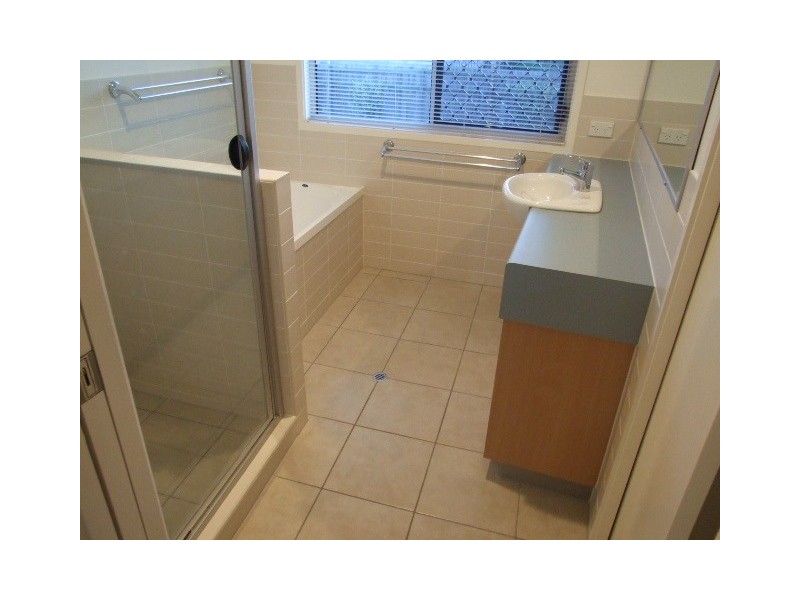 11 Hayman St, Redland Bay QLD 4165