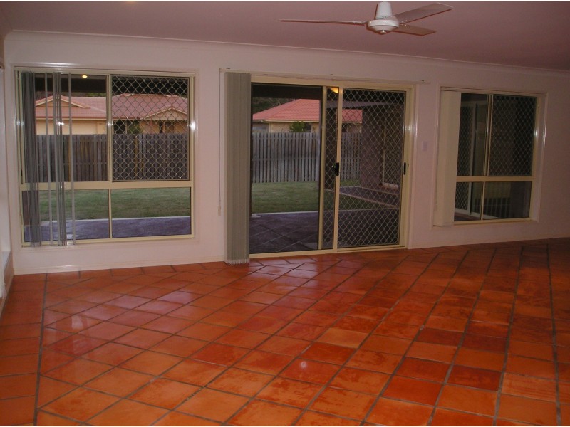 3 SUNHAVEN CRES, Kuraby QLD 4112