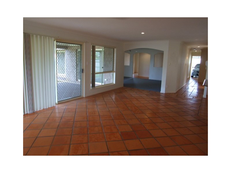 3 SUNHAVEN CRES, Kuraby QLD 4112