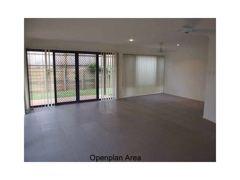 16 WHATMORE PLACE, Manly West QLD 4179