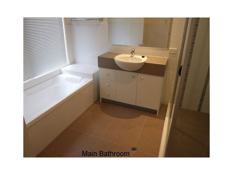 16 WHATMORE PLACE, Manly West QLD 4179