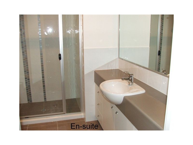 16 WHATMORE PLACE, Manly West QLD 4179